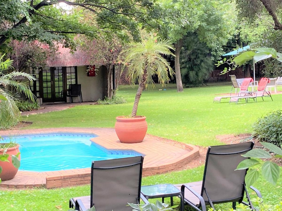 Safari Club Guest Lodge Or Tambo International Airport Kempton Park Exterior foto